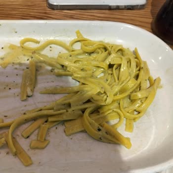 Buyaka AVM Green Salads Şubesinde Çiğ Tavuk Ve Pişmemiş Makarna Deneyimi