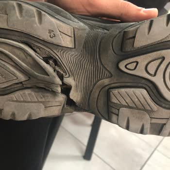 Kısa Sürede Yıpranan Ayakkabı Tabanı Hayal Kırıklığı Yarattı