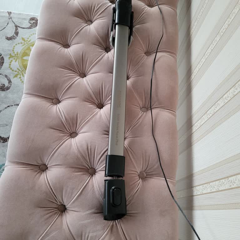 Philips Aqua Plus 8000 Süpürgede Tekrarlayan Gövde Kırılması Mağduriyeti