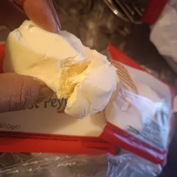 Son Kullanma Tarihi Geçmemiş Peynirin Ekşi Kokusu Ve Güven Sorunu