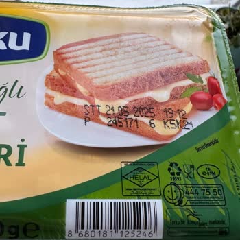 Taze Olması Gereken Kaşar Küflü Çıktı!