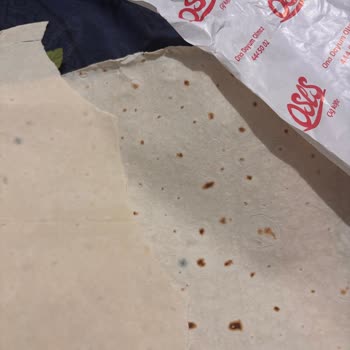 Siparişimde Küflü Ve Bayat Lavaş Gönderildi