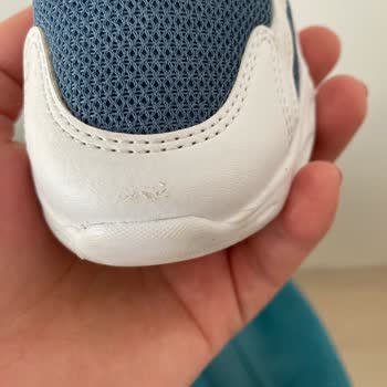 Yeni Alınan Bebek Ayakkabısında Hızlı Soyulma Ve İlgisiz Mağaza