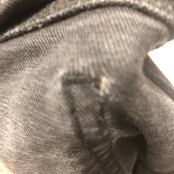 Mavi Kot Pantolonun Arka Cep Birleşim Yerlerinde Tekrar Deformasyon Yaşadım