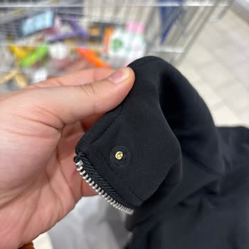 Aldığım Hırkanın Çıtçıtları İlk Giyişte Koptu İade Süreci Mağazada Sorunlu İlerliyor