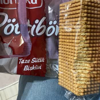 Aldığım Çoklu Pötibör Bisküvinin Son Paketi Kırık Çıktı