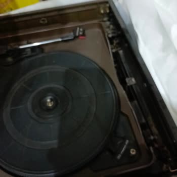 PTT Kargo İle Gönderilen Antika Pikap Çalar Parçalandı, Yüksek Ücret Alındı