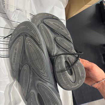 Adidas Ayakkabının Tabanından Gelen Rahatsız Edici Ses Sorunu