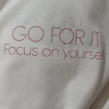 Aldığım Spor Üstte Leke Çıktı İade İçin 100 Km Yol Gitmem İsteniyor