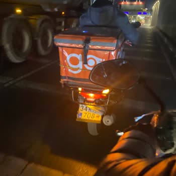 Tehlikeli Hareketler Yapan Trendyol Kuryesi Yüzünden Kaza Tehlikesi Atlattık