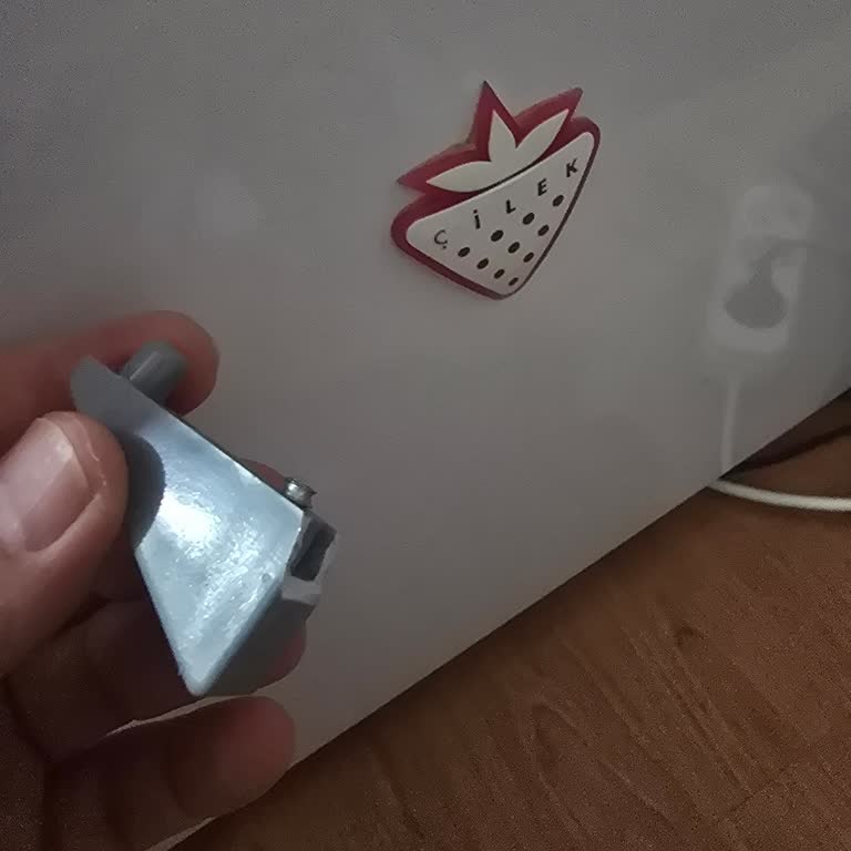 Çilek Mobilya'da Kırılan Parçalar Ve Yetersiz Müşteri Desteği