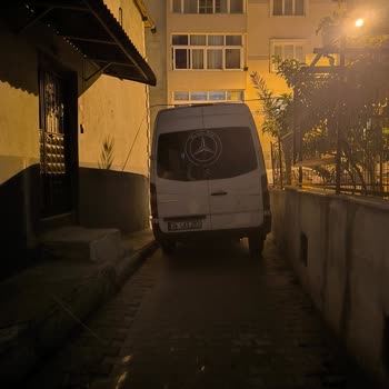 Apartman Girişlerini Kapatan Park Sorunu Acil Çözüm Bekliyor