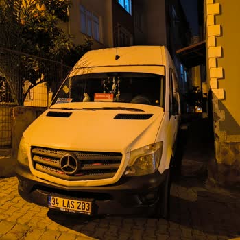 Apartman Girişlerini Kapatan Park Sorunu Acil Çözüm Bekliyor