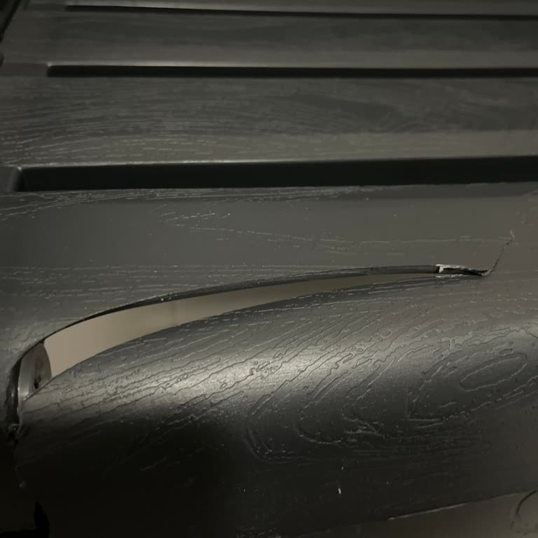 Kırık Gelen Sandalye İçin Bir Aydır Çözüm Bekliyorum