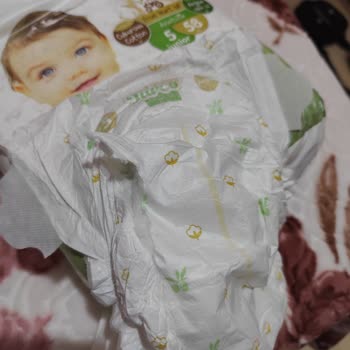 Bebek Bezi Paketinden Yırtık Ve Kullanılamaz Ürün Çıkması