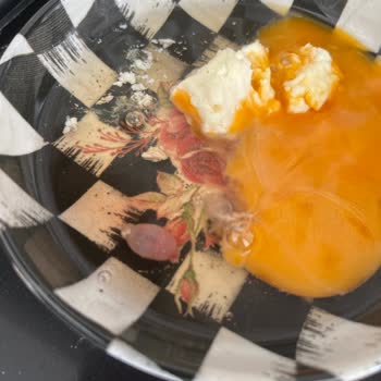 Organik Yumurta Skandalı: Civcivli Yumurta Şoku