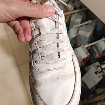 Kısa Sürede Deforme Olan Adidas Ayakkabılar İçin Garanti Mağduriyeti