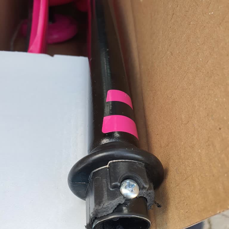 Bir Ayda Kırılan Scooter Çocuklar İçin Güvenli Mi