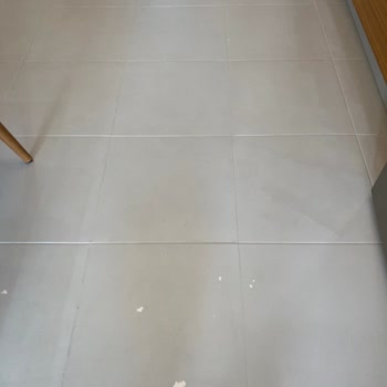 Fayans Boyası Sürekli Atıyor Çözüm Bekliyorum