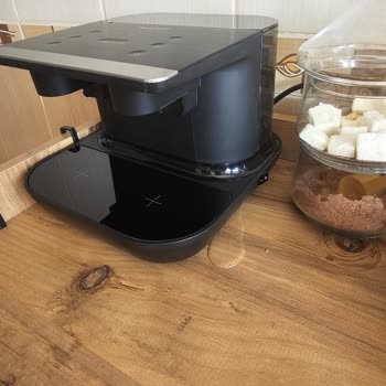 Yeni Alınan Kahve Makinesi Su Kaçağı Yapıyor, Servis Ücreti Talep Ediliyor