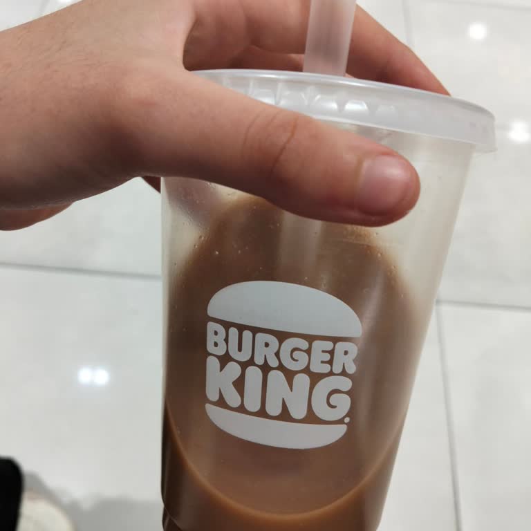Burger Kingde Soğuk Kahve Yerine Ilık Ve Sulu İçecek Deneyimi