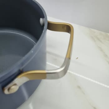 Schafer Tencere Setinde Yapışma Ve Kulplarda Bozulma Sorunu