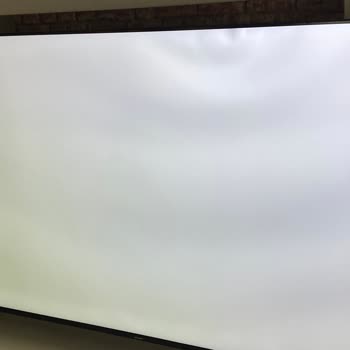 Axen 65 İnç TV'de Ekran Sorunu Ve Reddedilen Değişim Talebi