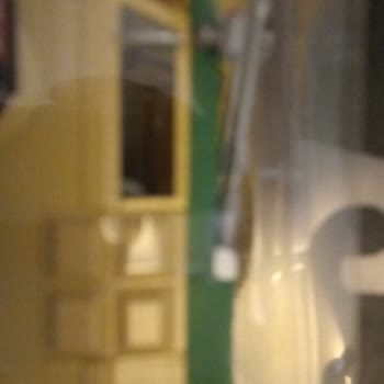 Koleksiyonluk Model Araba Hasarlı Ve Bantları Açılmış Şekilde Teslim Edildi