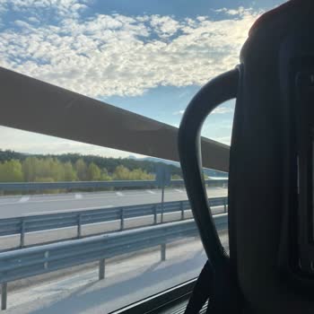 Seyahat Sırasında İkram Yok, Sigara Dumanı Ve Kötü Cam Tasarımı