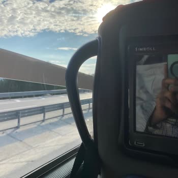 Seyahat Sırasında İkram Yok, Sigara Dumanı Ve Kötü Cam Tasarımı