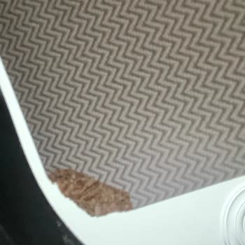 Yeni Alınan Genç Odası Takımı Kısa Sürede Kırıldı, Firma İlgisiz Kaldı