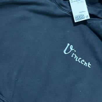 H&M Vincent Sweatshirt gebraucht und beschädigt geliefert, enttäuschende Qualität