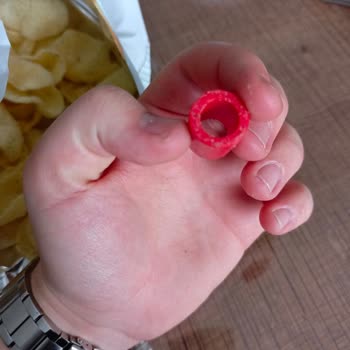 BİM'den Aldığım Cipsin İçinden Yabancı Madde Çıktı Ve Kötü Koku Vardı