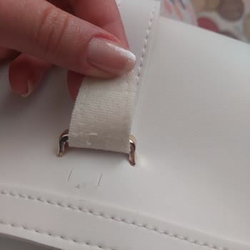 Sipariş Edilen Çantaların Kusurlu Gelmesi Ve Satıcıdan Çözüm Alınamaması