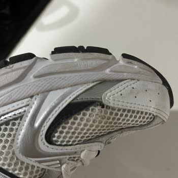 New Balance 530 Netzteile reißen, trotz normaler Nutzung und ohne Waschvorgang