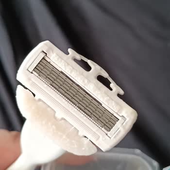 Gillette Venüs Olay Plus İlk Kullanımda Jel Barın Kopması Hayal Kırıklığı