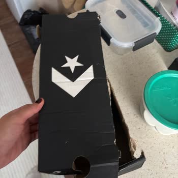 SuperStep Online Siparişlerinde Sürekli Hasarlı Ve Yırtık Kutu Sorunu