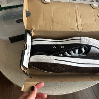 SuperStep Online Siparişlerinde Sürekli Hasarlı Ve Yırtık Kutu Sorunu