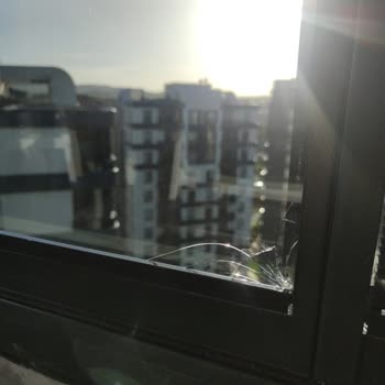 Cam Balkon Hizmetinde Montaj Hatası Ve İlgisizlik Nedeniyle Mağduriyet