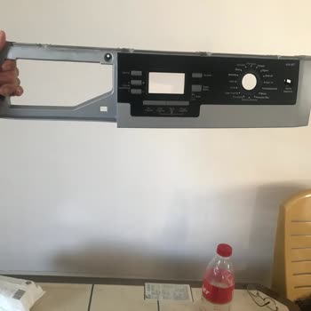 Arçelik Yetkili Servis Eski Parçayı İzin Almadan Aldı ve Çizik Parça Taktı
