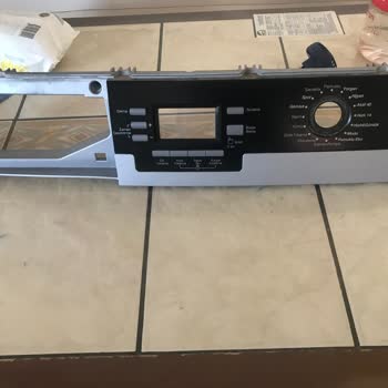 Arçelik Yetkili Servis Eski Parçayı İzin Almadan Aldı ve Çizik Parça Taktı