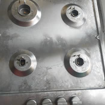 Çelik Yüzeyli Ocakta Temizlik Sonrası Kalıcı Leke Sorunu Ve Servis İlgisizliği