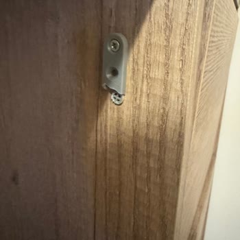 Adore Mobilya Ayakkabı Dolabı Kapak Parçalarının Kırılması Mağduriyet Yarattı