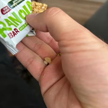 Züber Granola Bar İçinden Taş Çıktı, Sağlığım Tehlikeye Girdi
