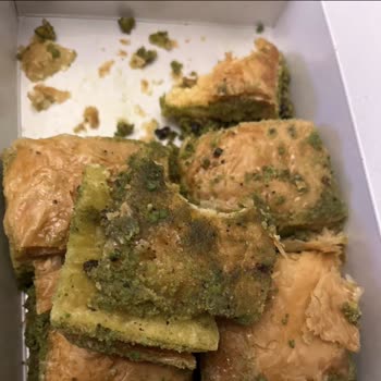 Bayat Ve Kötü Kokulu Baklava Satışı