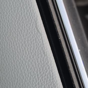 Yetkili Serviste Aracımın Kaplaması Ve Cam Filmi Zarar Gördü