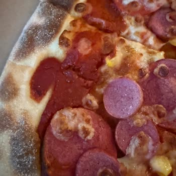 Pizza Siparişimde Özensiz Hazırlanmış Kenarlar Ve Müşteri Hizmetlerinden Dönüş Yok