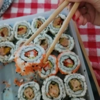 Taze Olması Gereken Sushiler Kuru Ve Bayat Çıktı