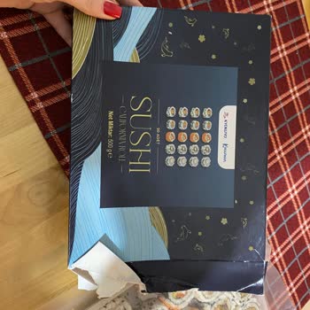 Taze Olması Gereken Sushiler Kuru Ve Bayat Çıktı