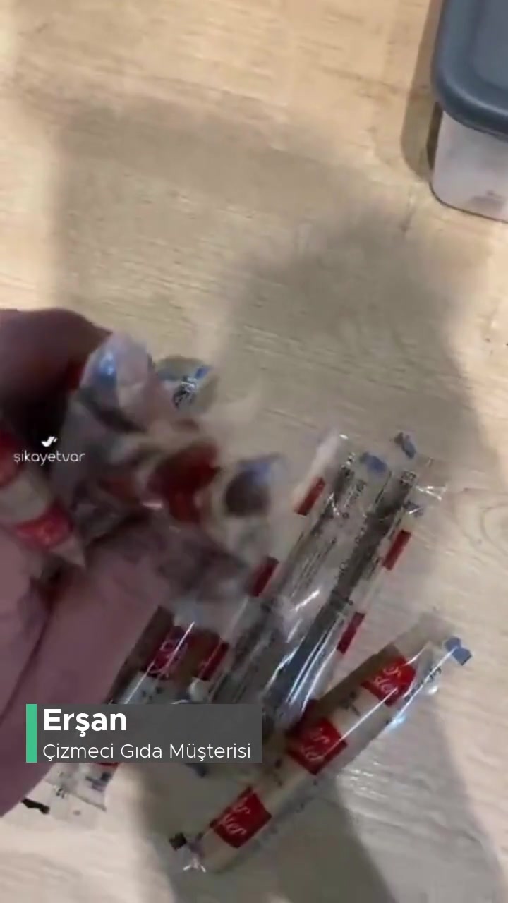 Çizmeci Time Rulo Gofretlerin İçinden Çikolata Çıkmıyor videonun kapak resmi